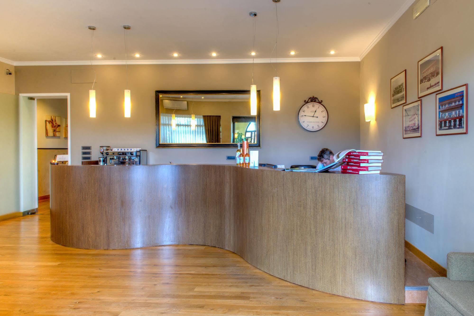 Albergo Ristorante Belvedere Thiene Eksteriør bilde